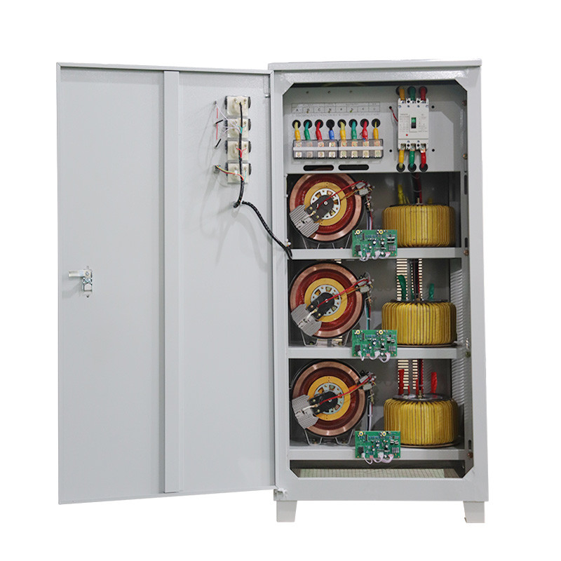Stabilisator Tegangan Tiga Fase 80KVA 80KW Regulator Tegangan Otomatis dan Stabilisator untuk Penggunaan Industri