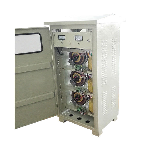 60KVA 3 Fase Servo Terkendali Stabilizer Tegangan 50Hz 380V 440V Bukti Hujan